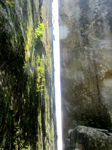 Narrow gap between 2 huge rocks