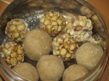 Peanut and Ganwa(Wheat flour) laddu
